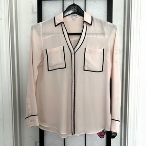 Express Pink with Black Piping Convertible
Sleeve Portofino Shirt